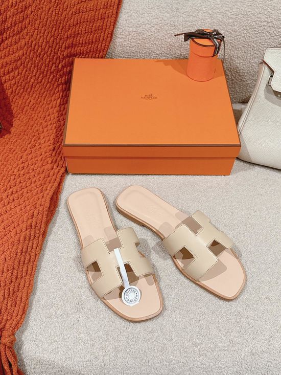 Hermes Flat Cowhide Slide Sandals Casual Comfortable Footwear