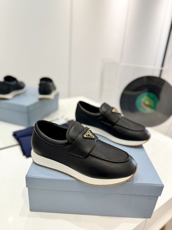 Prada Top Quality Lace-up Loafer Casual Comfortable Shoes