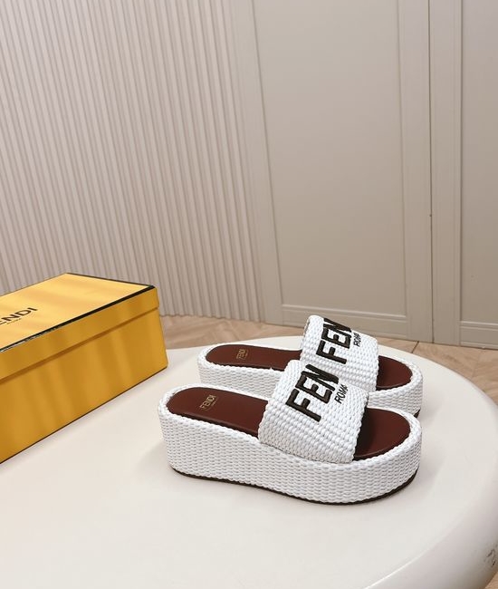 Fendi Embroidered Logo Buckle Decor Comfortable Height Increasing Slides