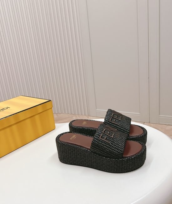 Fendi Embroidered Logo Buckle Decor Comfortable Height Increasing Slides