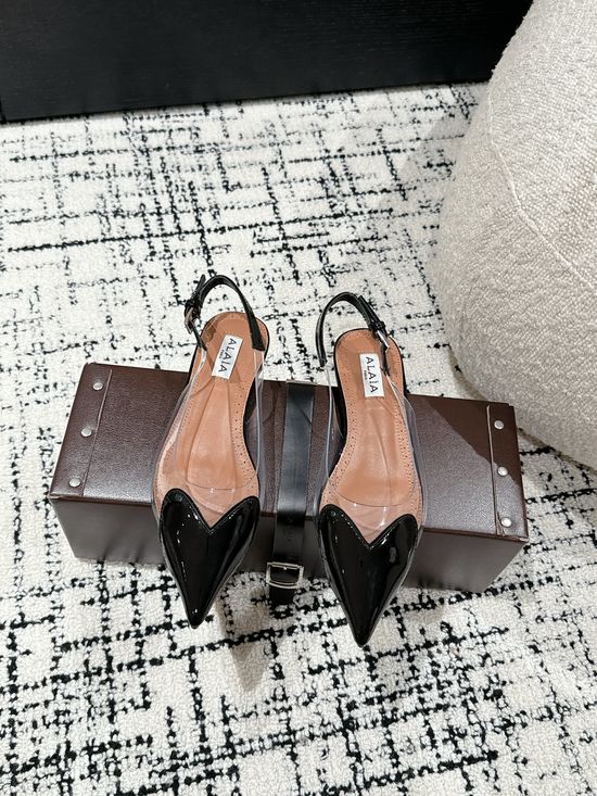 Alaia Patent Leather Heart Decor Heeled Sandals Elegant Style