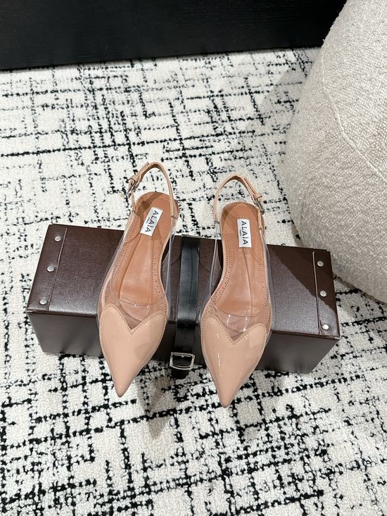 Alaia Patent Leather Heart Decor Heeled Sandals Elegant Style