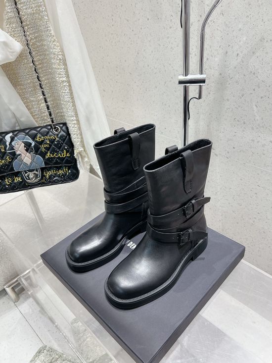 Ann Demeulemeester Stylish Knee High Combat Boots For Daily Wear