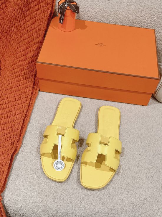 Hermes Flat Cowhide Slide Sandals Casual Comfortable Footwear