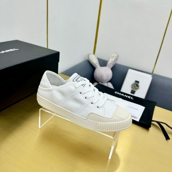 Chanel Classic Casual Leather Sneakers Versatile for Daily Outings