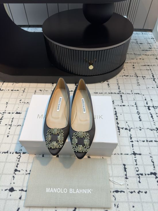 Manolo Blahnik Comfortable Satin High Heels with Crystal Buckle for Banquets