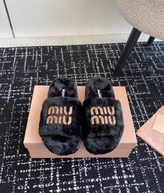 Miu Miu Soft Wool Fuzzy Slippers Anti Slip Sole For Daily Wear