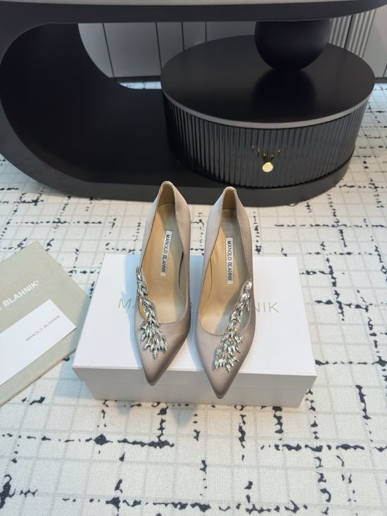Manolo Blahnik Luxury Embellished Silk High Heel Pumps