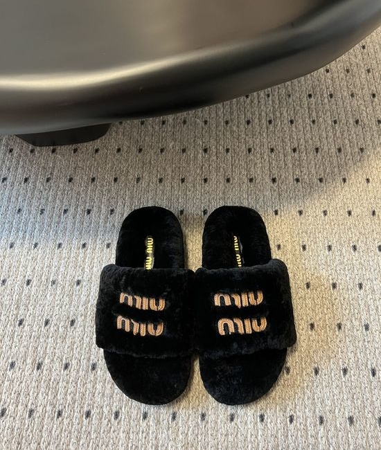 Miu Miu Premium Wool Thick Sole Fuzzy Slippers Anti Skid Bottom