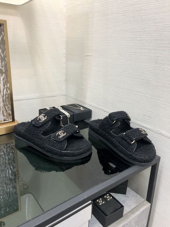 Gucci Top Quality Fuzzy Velcro Slip-On Sandals