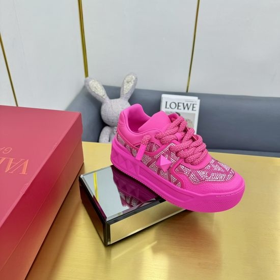 Valentino Classic Quilted Rivet Decor Versatile Low Top Sneakers