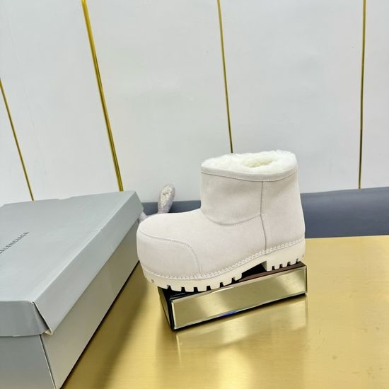 Balenciaga Futuristic Snow Boots Inspired by Celebrity Style