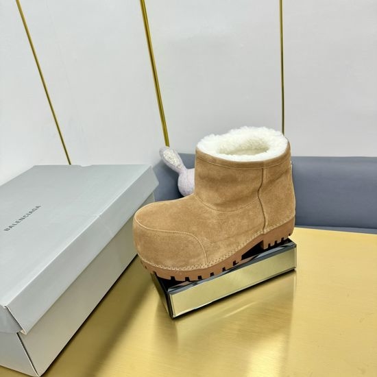Balenciaga Futuristic Snow Boots Inspired by Celebrity Style