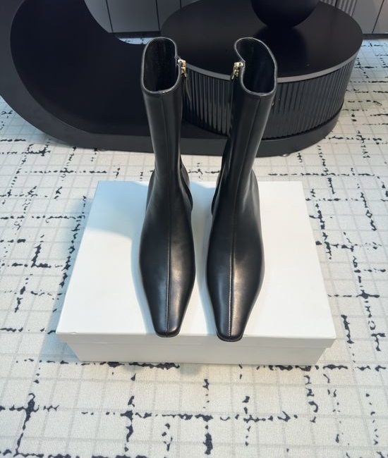 The Row Pointed Toe Low Heel Leather Ankle Boots Elegant