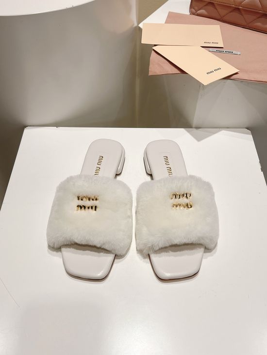 Miu Miu Premium Leather Sole Pumps High Quality Craftsmanship