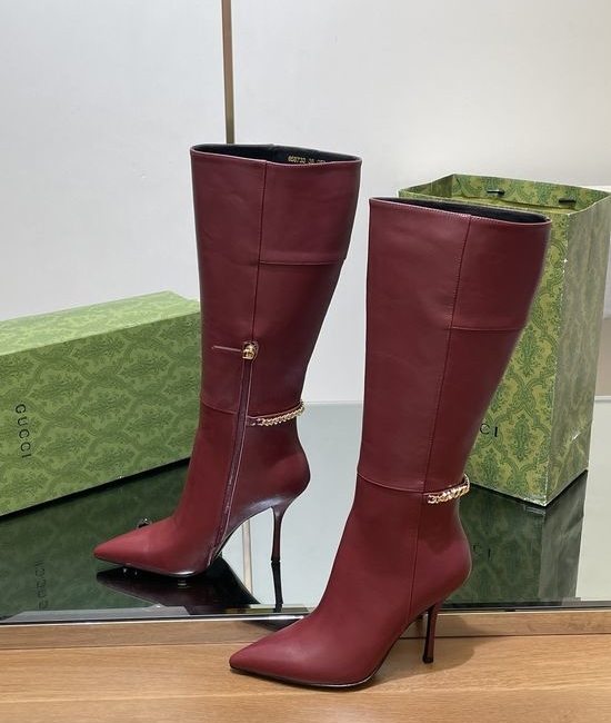 Gucci Pointed Toe Chain Knee High Boots With Leather Sole