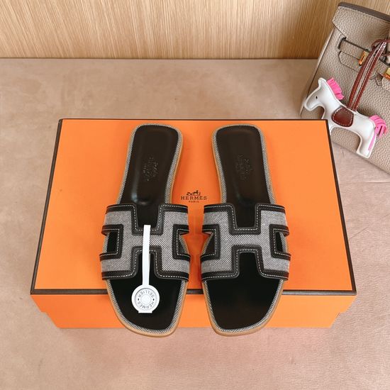 Hermes Stylish Velvet Flat Sandals with Premium Leather Outsole