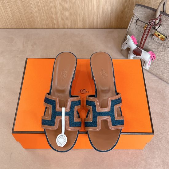 Hermes New Color Leather Sandals with Complimentary Scarves
