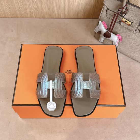 Hermes Elegant Snake Print Sandals with Velvet Finish and Comfort Sole