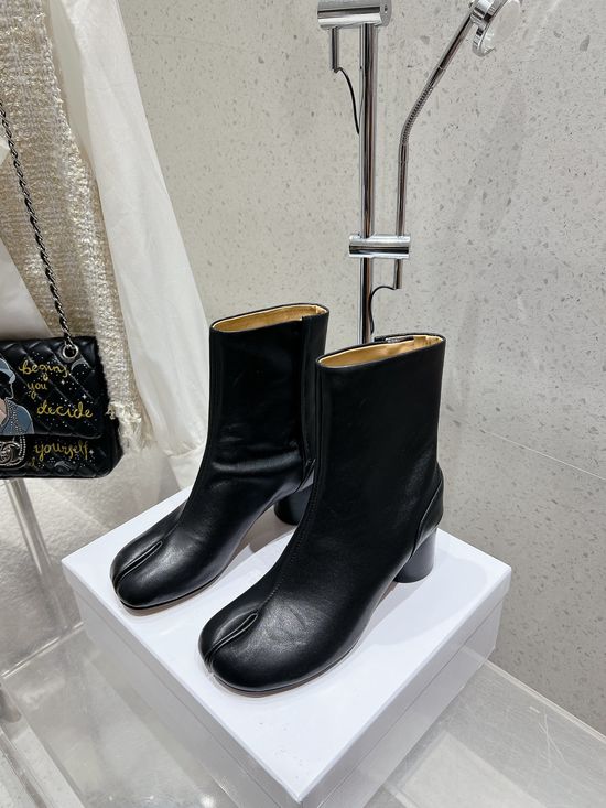 Maison Margiela Classic Split Toe Comfortable Casual Ankle Boots