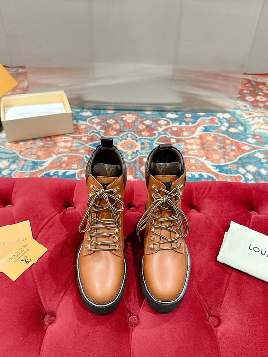 Louis Vuitton Smooth Cowhide Lace-up Ankle Boots Stitching Detail Rubber Outsole