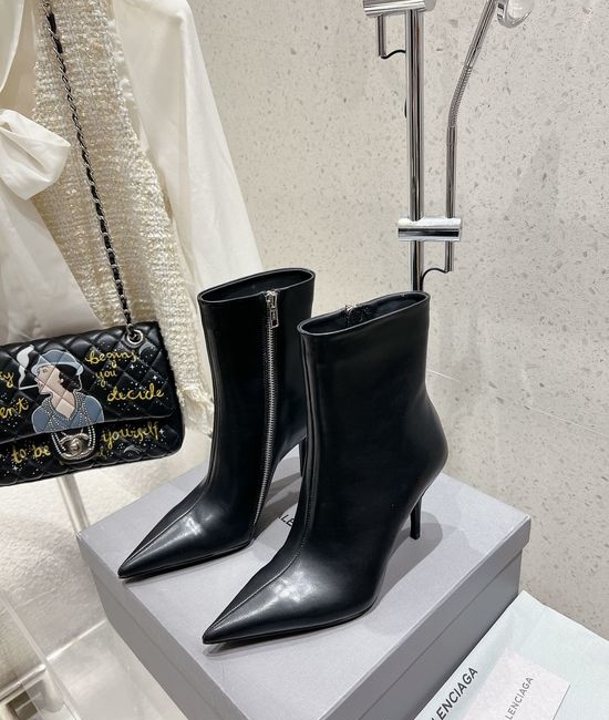 Balenciaga Pointed Toe High Heel Zip Leather Ankle Boots