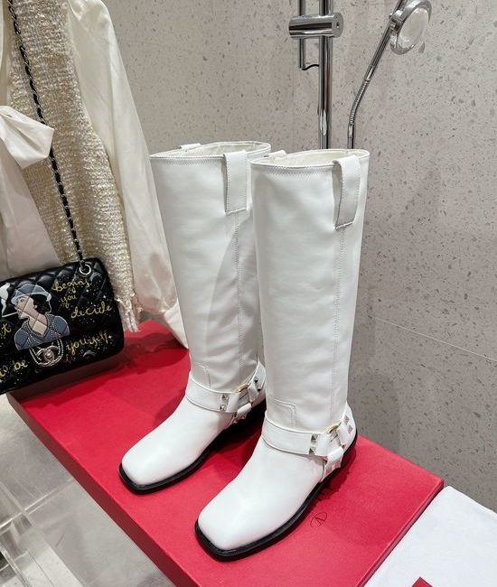 Valentino Classic Tall Boots Smooth Leather Upper Premium Outsole