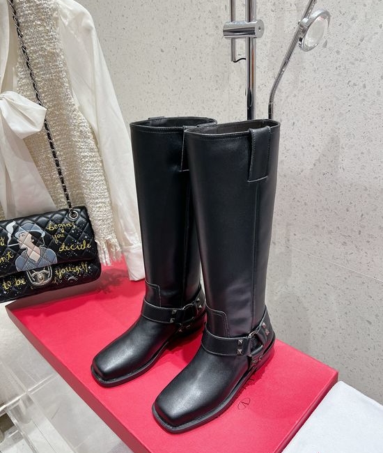 Valentino Classic Tall Boots Smooth Leather Upper Premium Outsole
