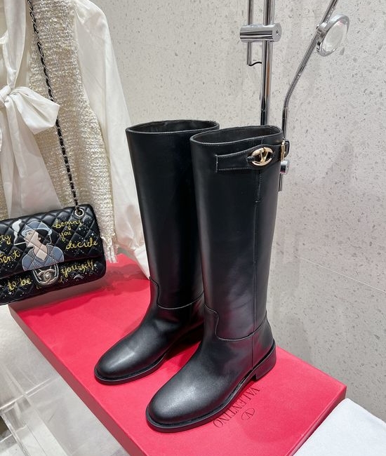 Valentino Classic Tall Boots Smooth Leather Upper Premium Outsole