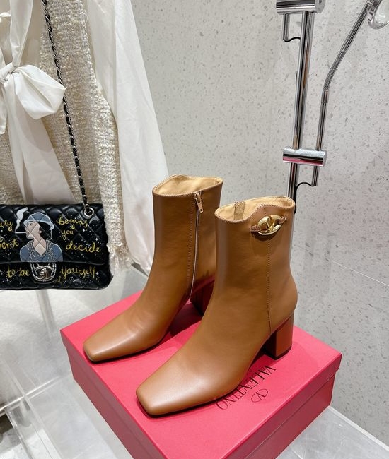 Valentino Versatile Ankle Boots Soft Leather Comfortable Durable Wear
