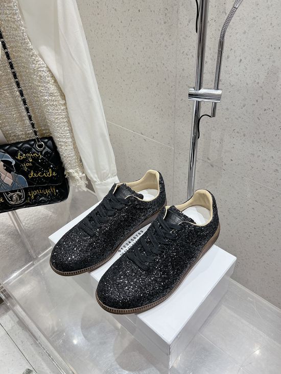Maison Margiela Knitted Slip On Casual Training Shoes With Cut Out Details