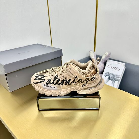 Balenciaga Vintage Distressed Graffiti Low-top Casual Sneakers