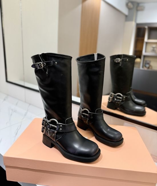 Miu Miu Vintage Distressed Leather Ankle Boots Retro Anti-slip Sole