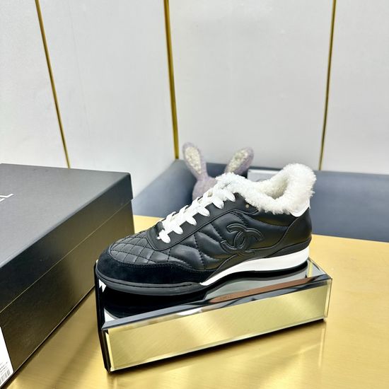Chanel Classic Black White Leather Casual Sneakers Non Slip