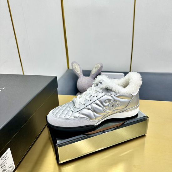 Chanel Classic Black White Leather Casual Sneakers Non Slip