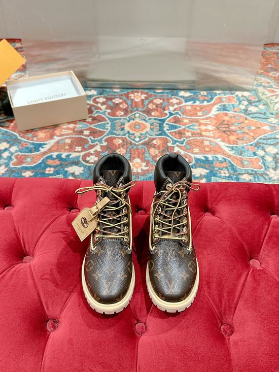 Louis Vuitton Waterproof Embossed Nubuck Ankle Boots Durable Rubber Outsole