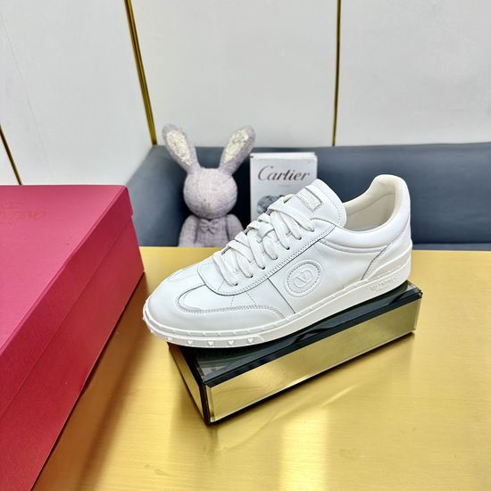 Valentino Classic Retro Casual Training Shoes with Premium Material
