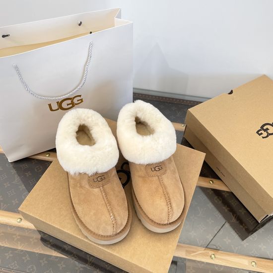 Gucci Low Top Sheepskin Wool Lined Soft Fuzzy Boots