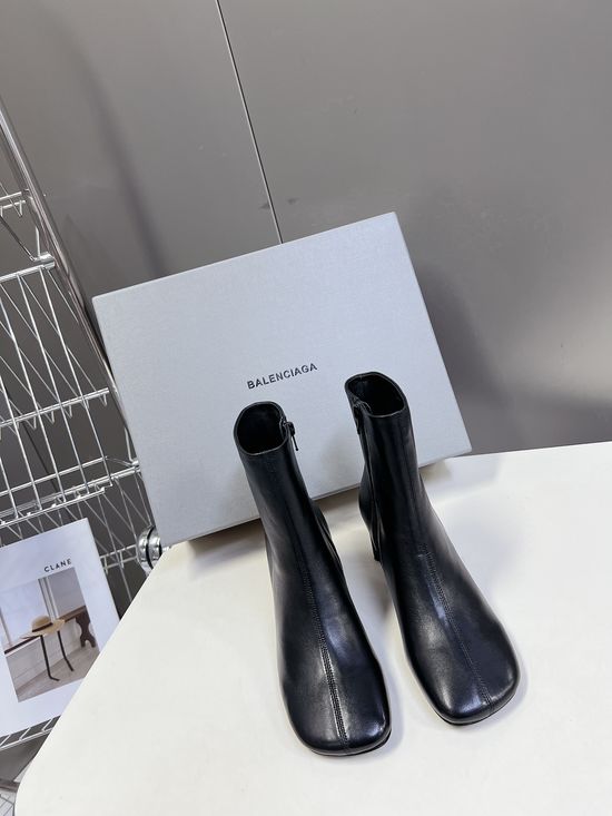 Balenciaga Stylish Comfortable Soft Leather Ankle Boots