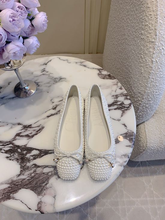 Jimmy Choo Bow Pearl Block Heel Dress Shoes with Luxury Detail
