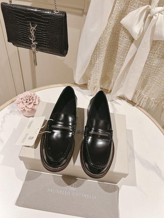 Brunello Cucinelli Glossy Leather Casual Loafers Durable Flexible Comfortable Sole