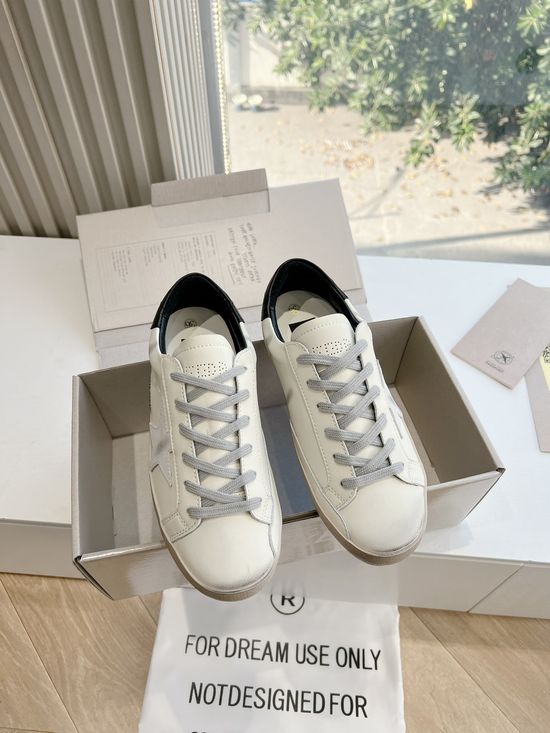 Golden Goose Vintage Distressed Comfortable Casual Walking Sneakers