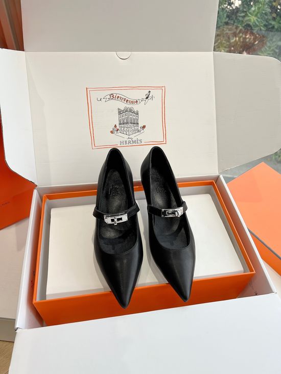 Hermes Pointed Toe Hardware Decor Low Heel Leather Loafers