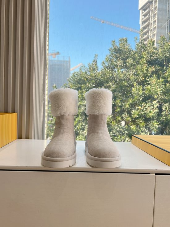 Fendi Suede Upper Casual Shoes with Plush Shearling Lining