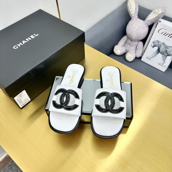 Chanel Elegant Classic Leather Lined Footwear Durable Leather Sole