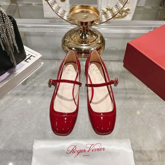 Roger Viver Low Heel Mary Jane Shoes with Daisy Decor Strap
