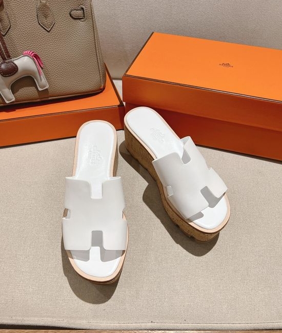 Hermes Classic Platform Sandals with Premium Leather Construction