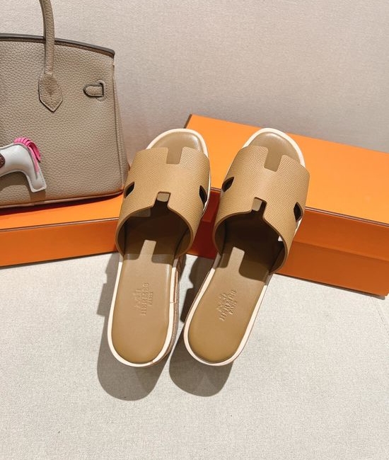 Hermes Classic Platform Sandals with Premium Leather Construction