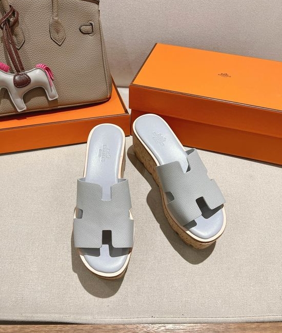 Hermes Classic Platform Sandals with Premium Leather Construction