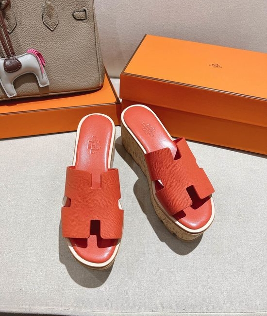Hermes Classic Platform Sandals with Premium Leather Construction
